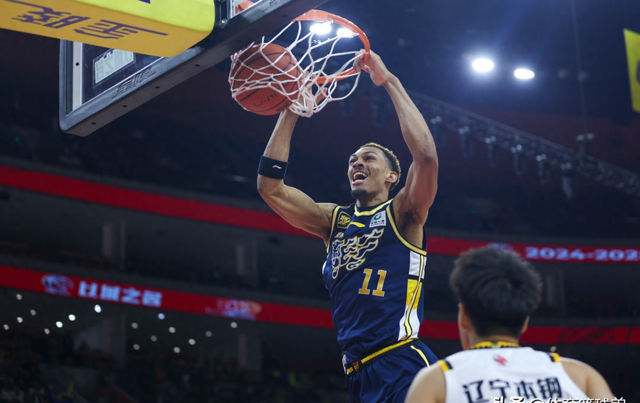 包含里程碑夜浙江队绝杀压哨,足总杯转会期刷纪录,管理层满意,轮换策略成焦点的词条 包含里程碑夜浙江队绝杀压哨,足总杯转会期刷纪录,管理层满意,轮换策略成焦点的词条