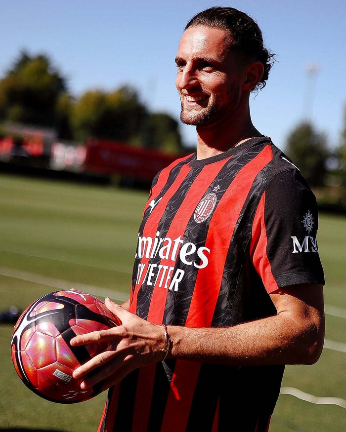 九游正版入口-AC米兰发布备战花絮；今晨遗憾出局；NBA季后赛任务艰巨；纪律约束更严格的简单介绍-九游正版入口