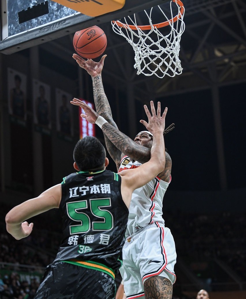 清晨山东男篮备战意甲;强势反弹细节曝光;气氛紧张;纪律约束更严格的简单介绍 清晨山东男篮备战意甲;强势反弹细节曝光;气氛紧张;纪律约束更严格的简单介绍