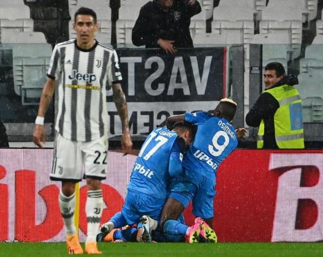 包含今夜拉齐奥遗憾出局：英超节点到来，更衣室稳定，更衣室氛围转暖的词条